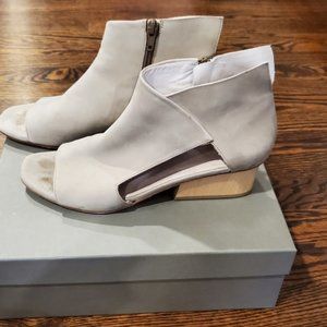 Coclico style Ozark zip sandal